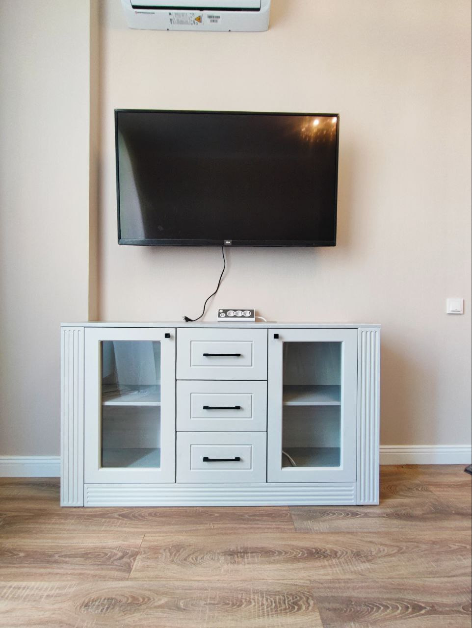 Тумбы и комоды