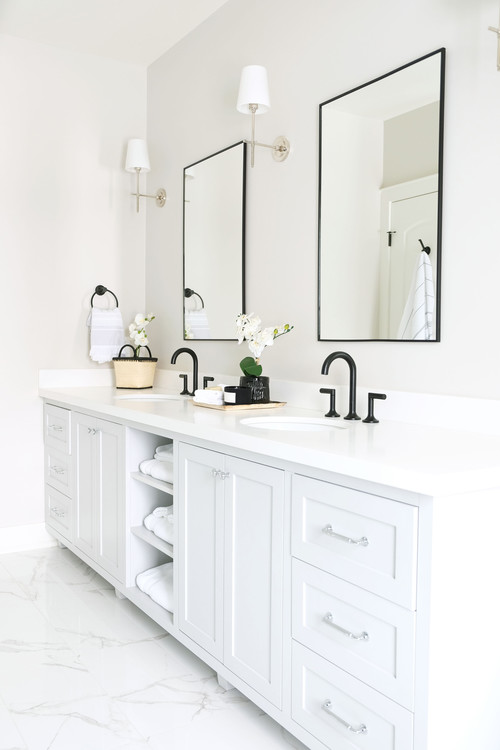 Country Chic: Shaker Cabinets and White Quartz Tops for Your Stylish Bathroom Vanity