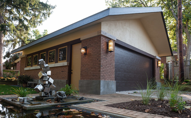 Frank Lloyd Wright Garage modern-garden-shed-and-building