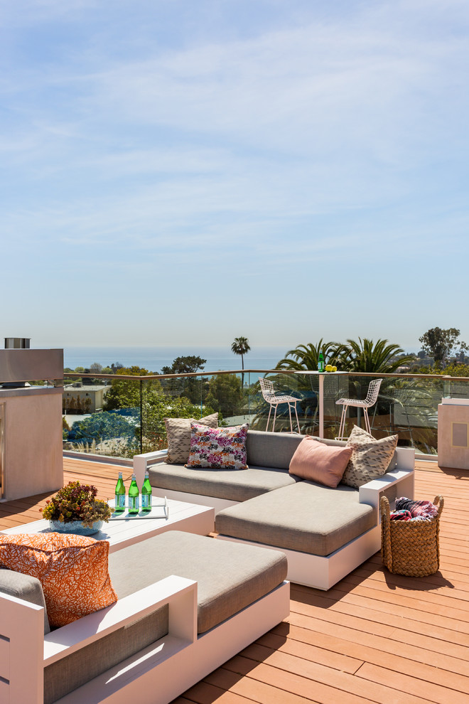 Mid-sized contemporary rooftop and rooftop deck in Los Angeles with no cover.