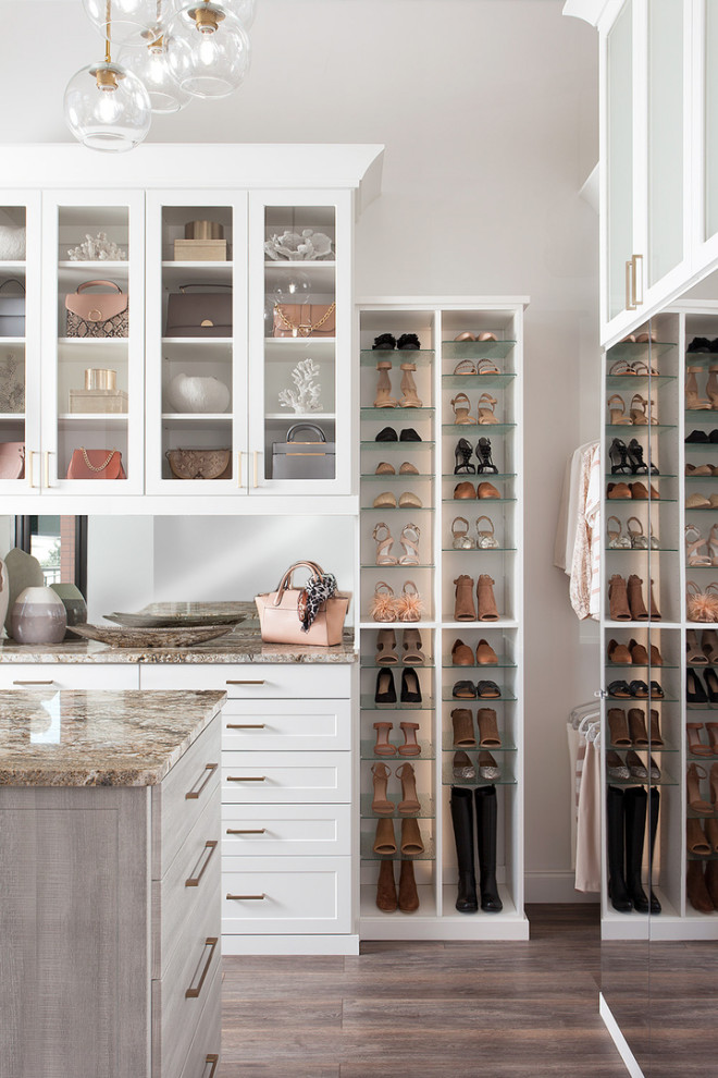 Inspiration for a contemporary storage and wardrobe in Orlando.