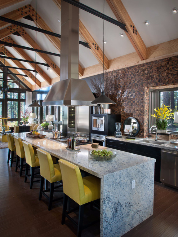 Kitchen - transitional kitchen idea in Charlotte