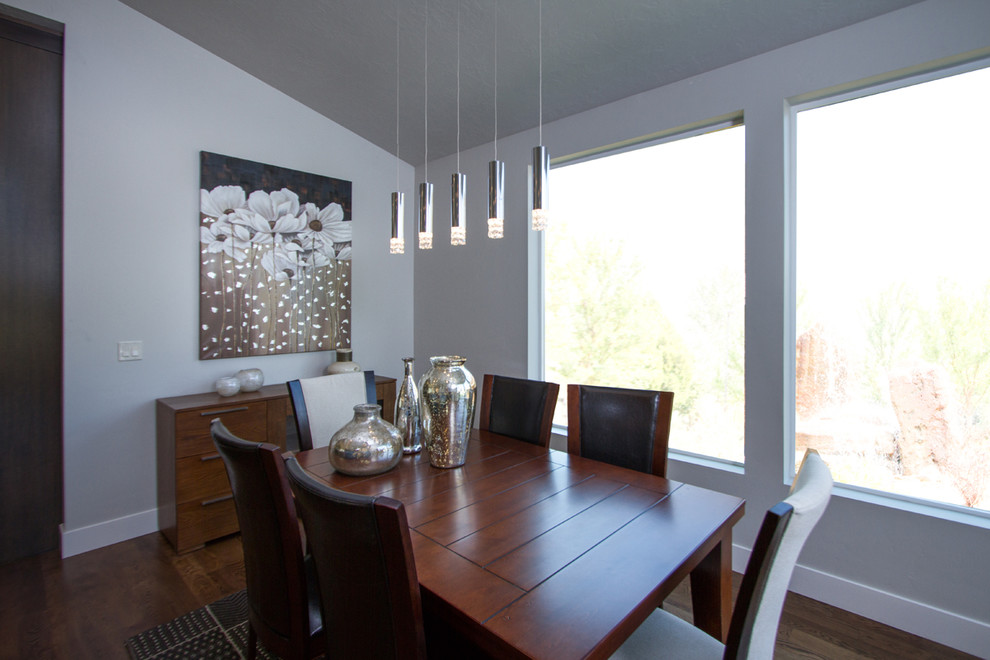 Inspiration for a craftsman dining room remodel in Boise