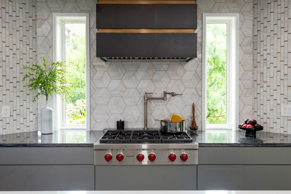 Kitchen - transitional kitchen idea