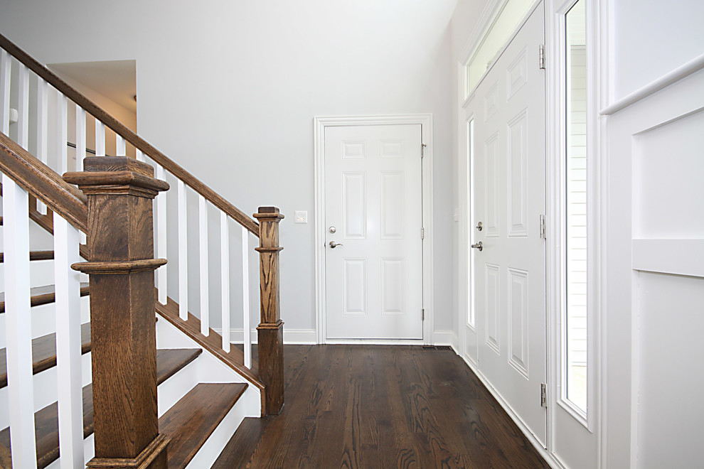 Transitional home design photo in Chicago