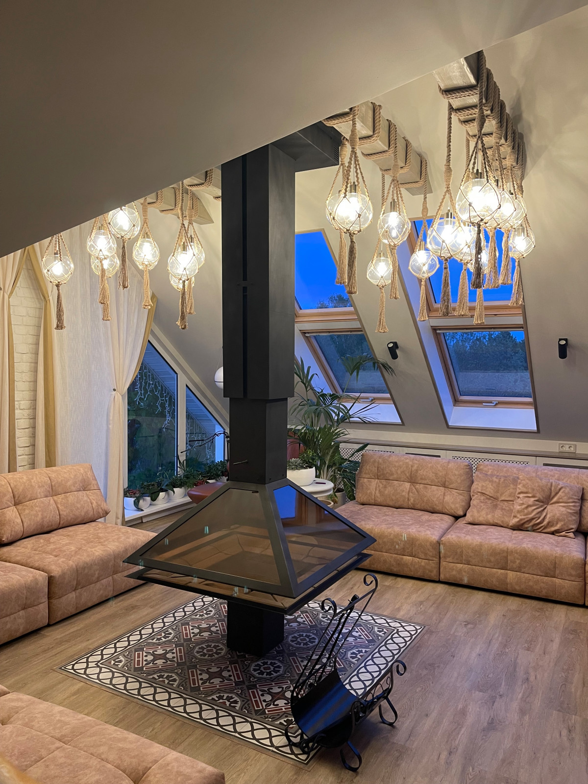 Мансардный этаж в загородном доме