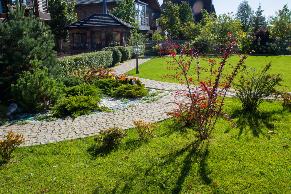 Сад на Пятницком шоссе.  Дизайнер Лариса Юрова