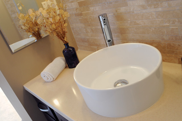 Centerville Condo Makeover klassisch-modern-badezimmer