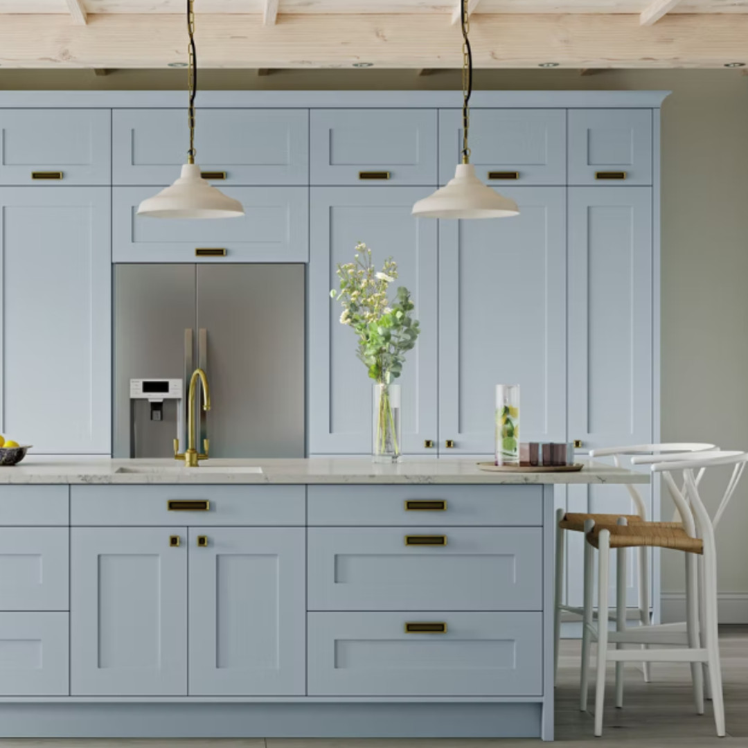 Smooth painted shaker kitchen door with sleek matte finish, suited for stylish kitchens in Market Harborough and across Leicestershire.