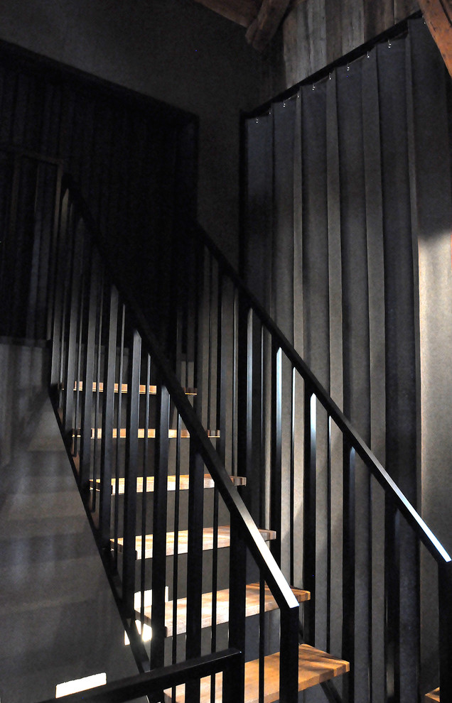 Contemporary wood straight staircase in Nantes with open risers.