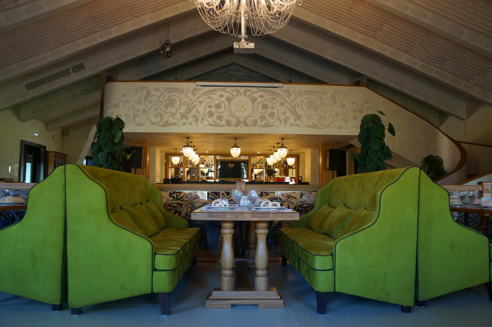 Ресторан "Ладога" роспись лестницы