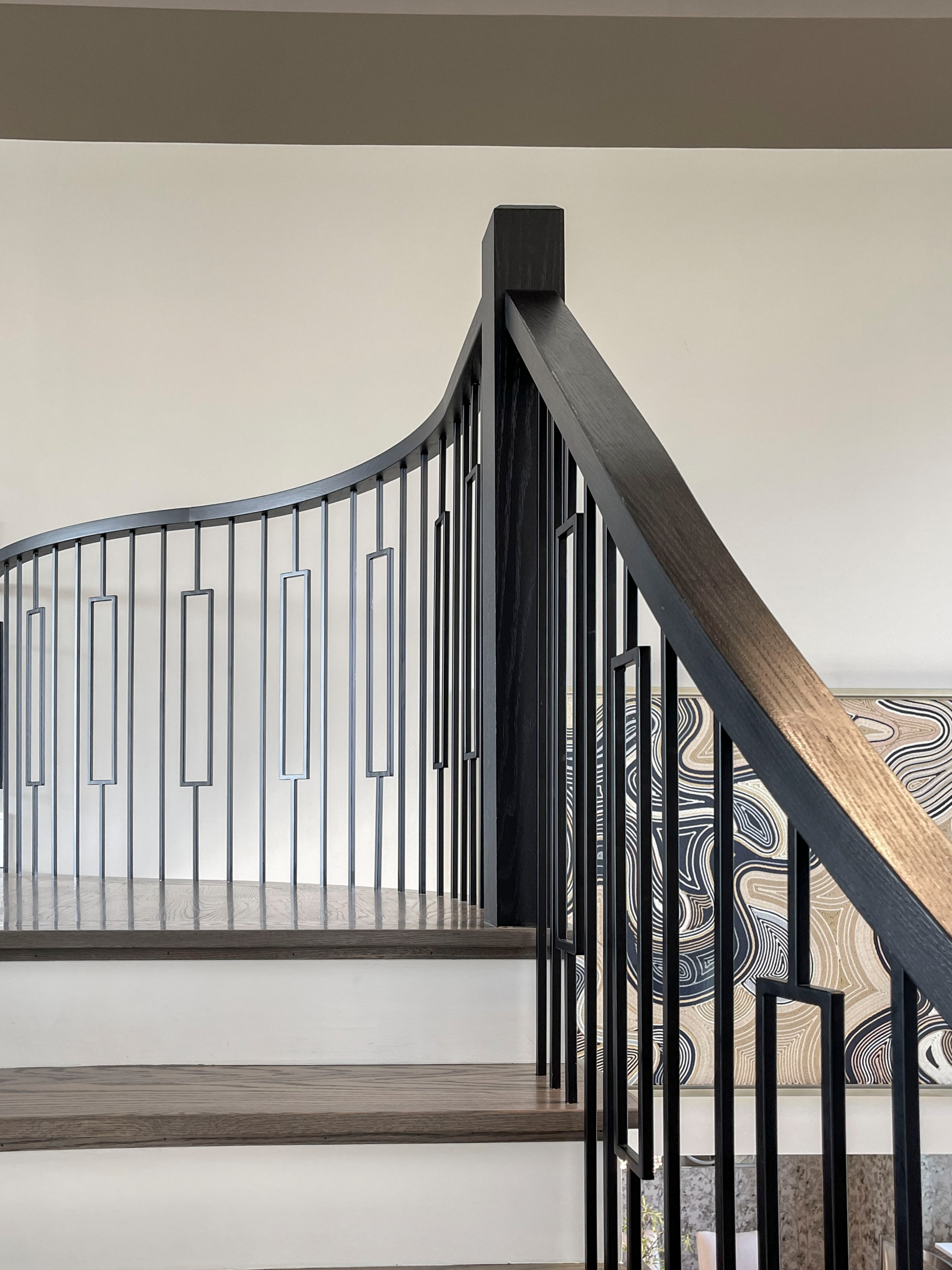 114_Striking Floating-Curved Staircase, Leesburg VA 20175
