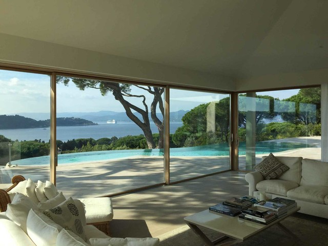 Villa Saint Tropez beach-style-living-room