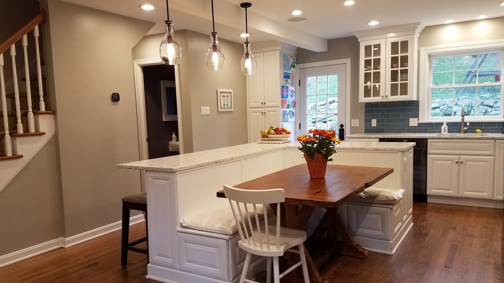 Kitchen - transitional kitchen idea