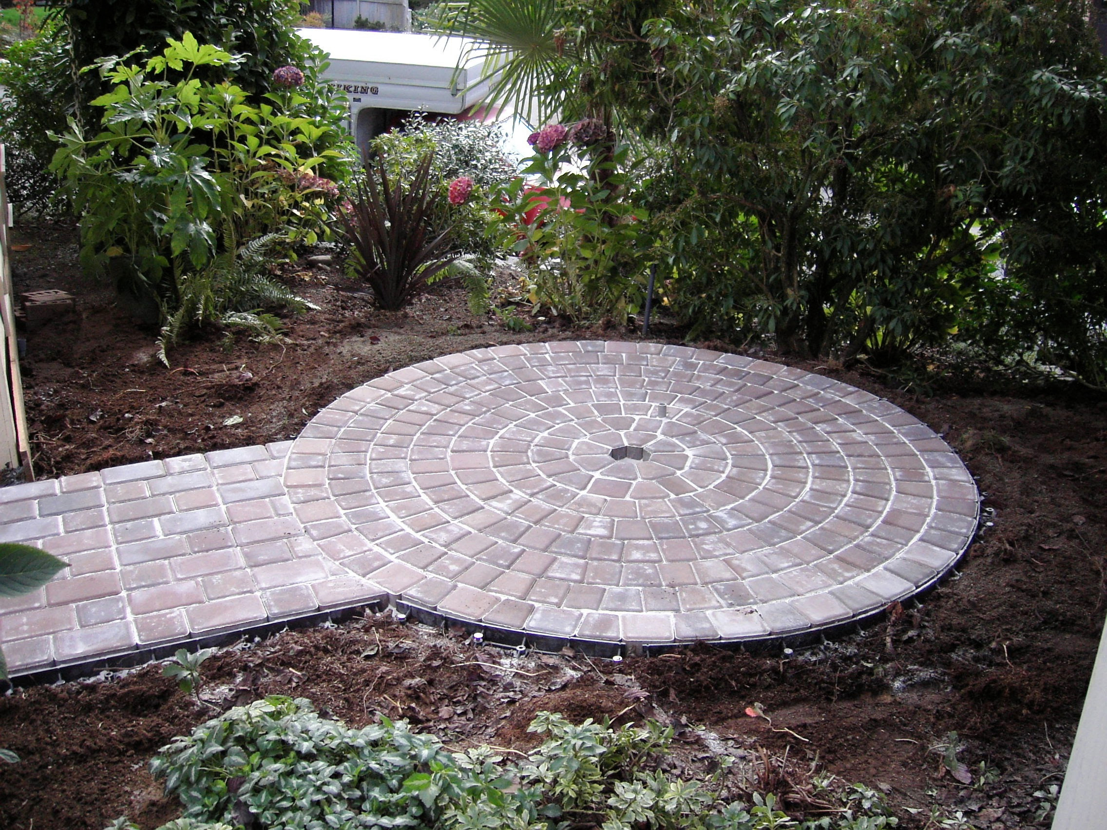 Circle pattern pavers