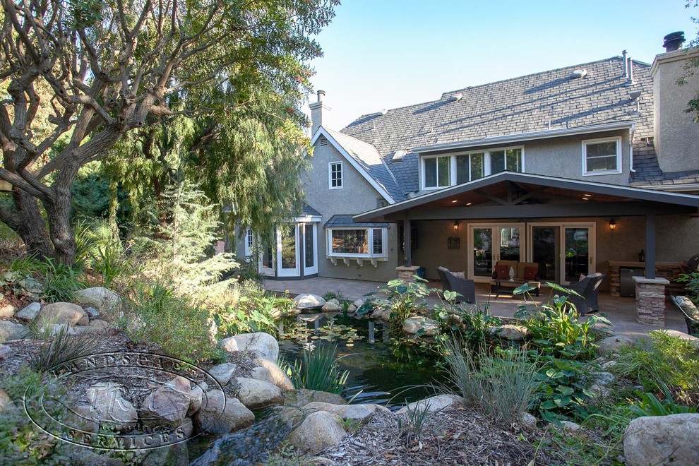 Home design - rustic home design idea in Orange County