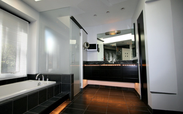 Bathrooms contemporary-bathroom