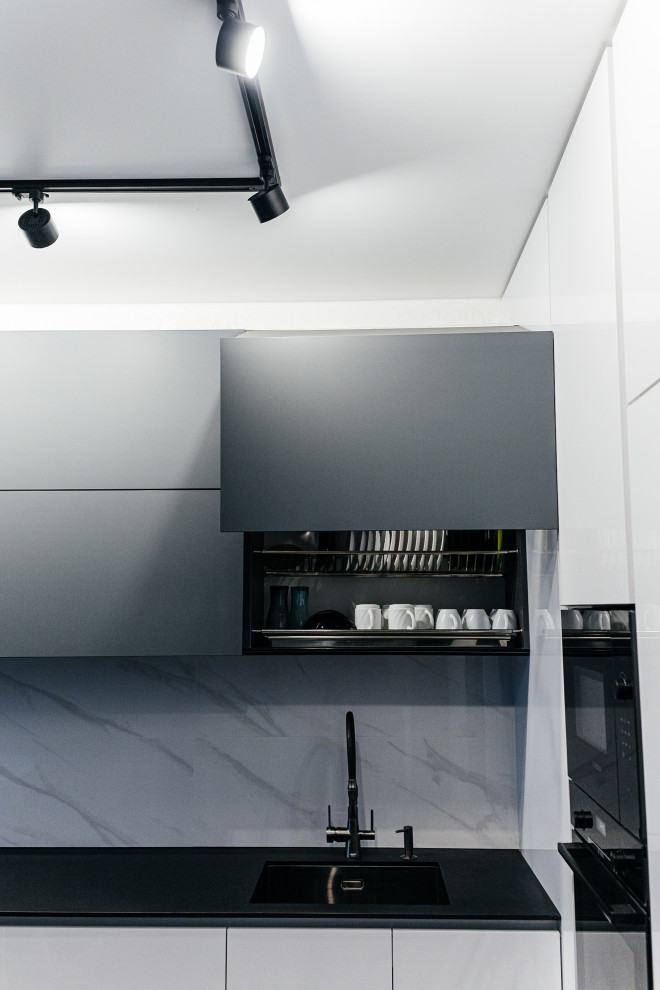 Угловая кухня с фасадами Fenix