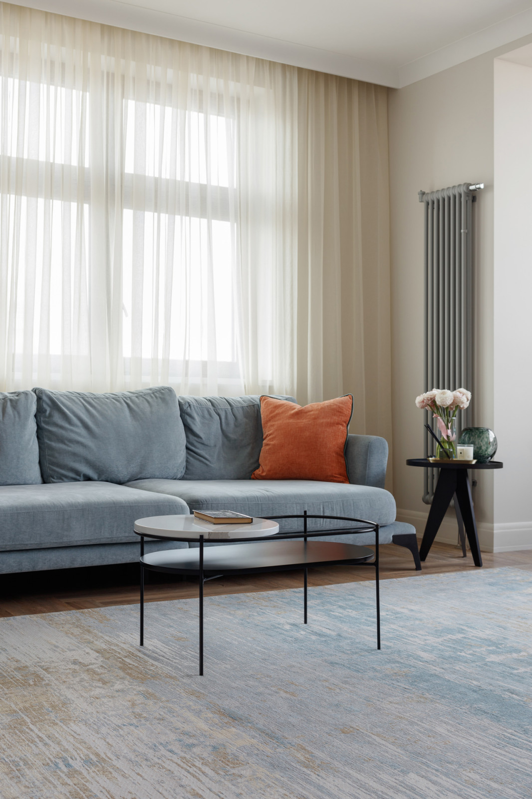 Гостиная с журнальным столиком