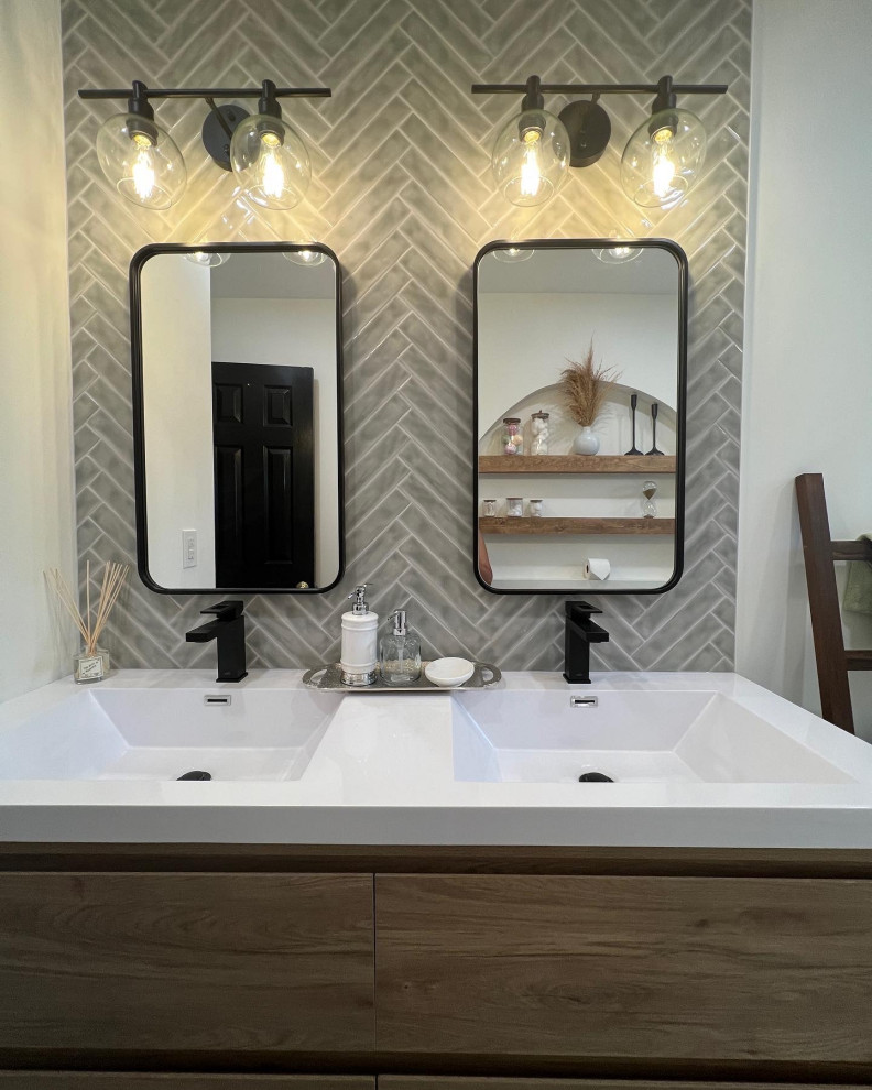 Valley Cottage, Bathroom