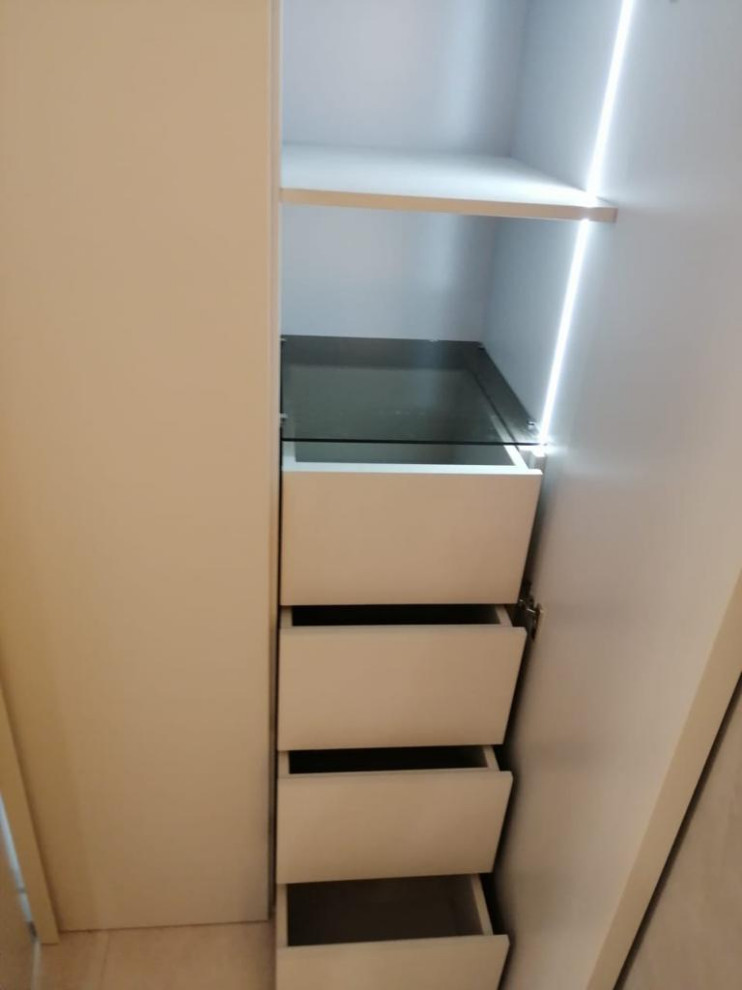 Шкаф с подсветкой