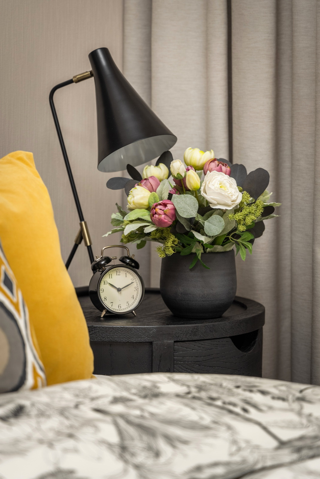 Цветочные композиции для украшения интерьеров домов, квартир и офисов.