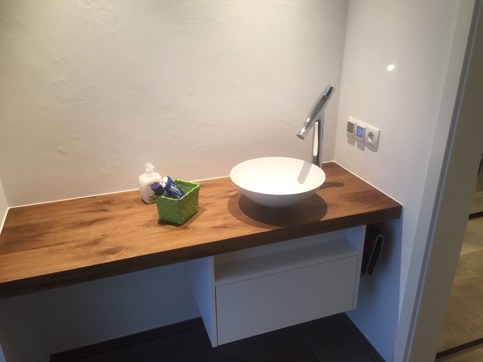 Moderne Gästetoilette in Stuttgart