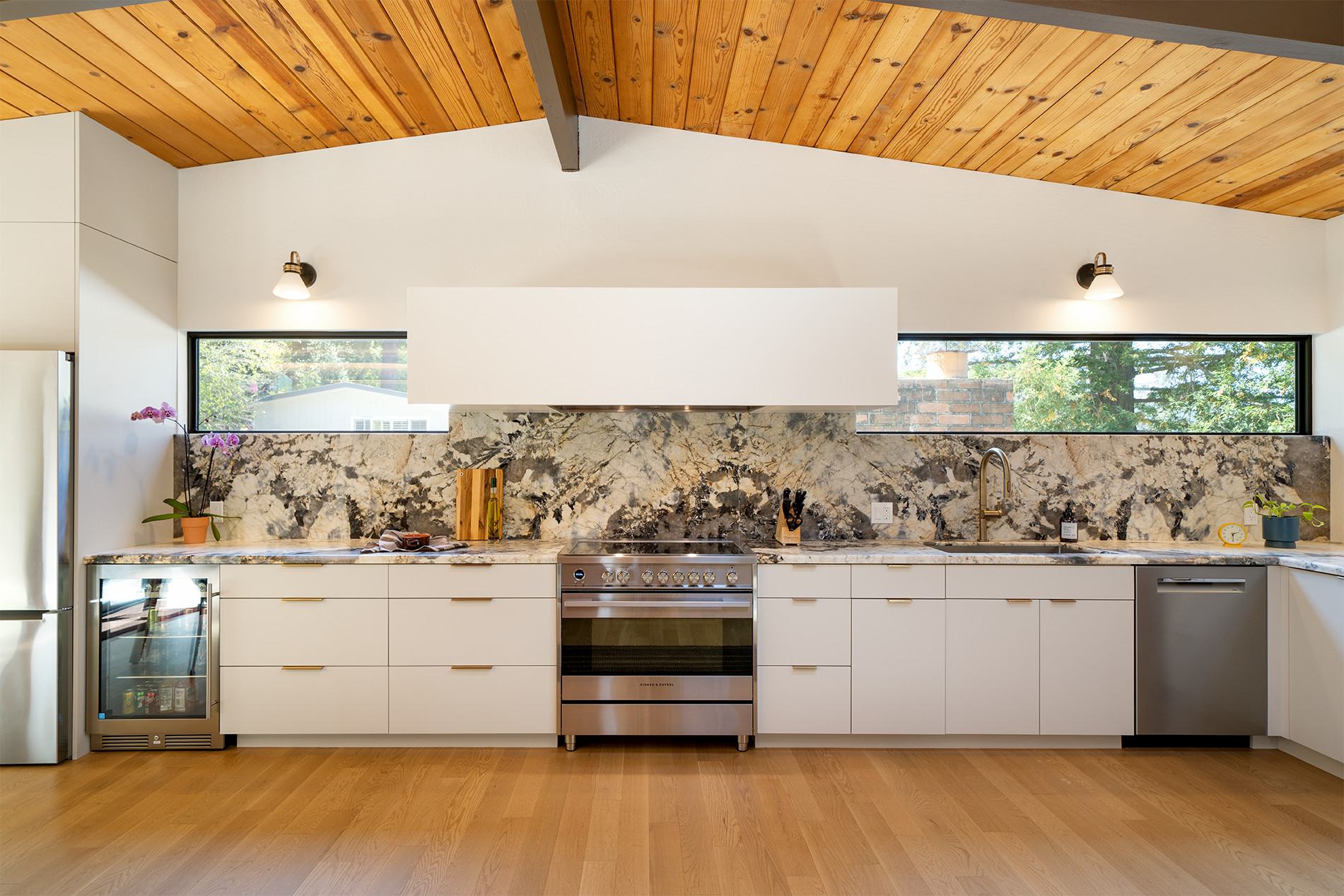 Warm Mid-Century Modern Home Remodel