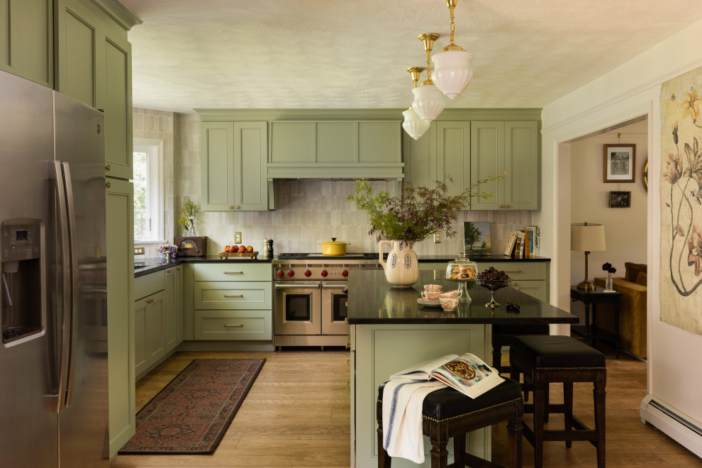 Example of a classic kitchen design in Boston