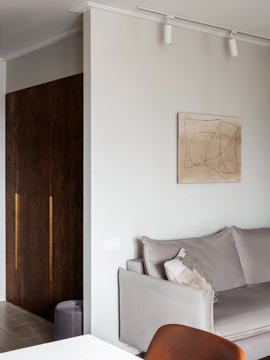 Современная квартира с элементами классики 48м2