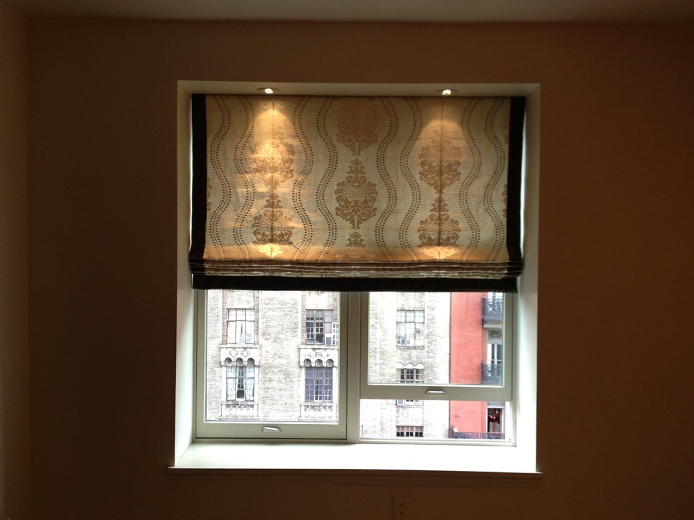 Inspiration for a transitional living room remodel in New York