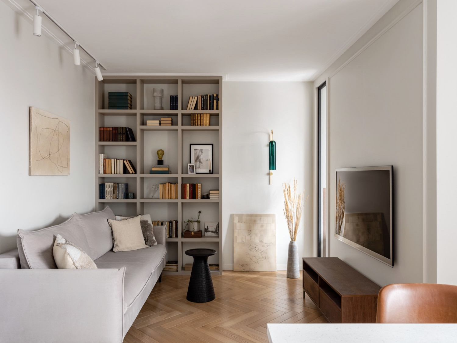 Современная квартира с элементами классики 48м2