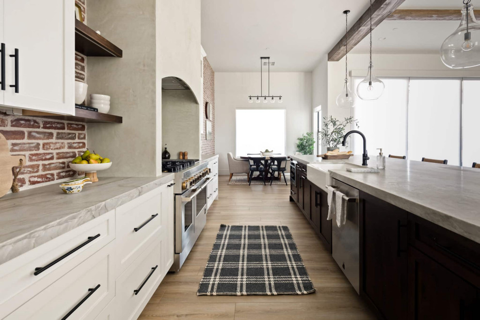 Mountain style kitchen photo in Las Vegas