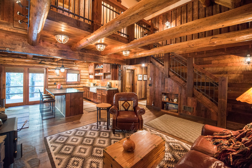Country family room in Portland.