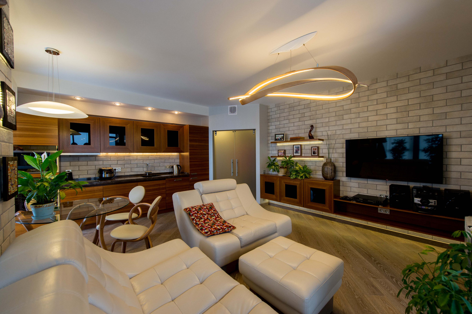 Вместо кисти - идеи, вместо красок - эмали