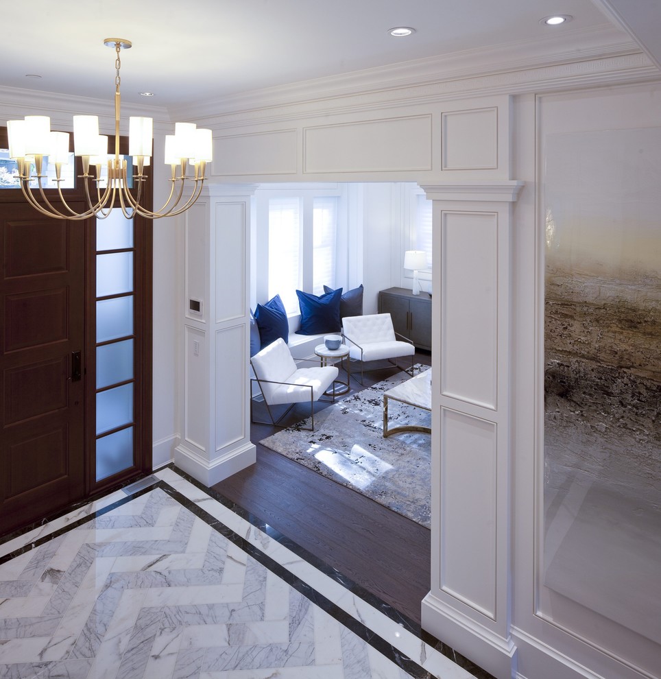 Example of a transitional entryway design in Orlando