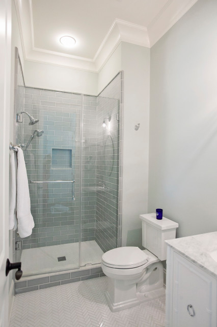 Bachelor Haven klassisch-modern-badezimmer