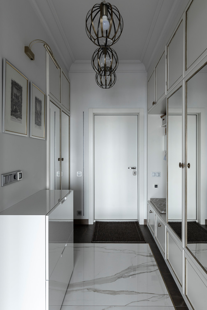 Прихожая неоклассика на Живописной.