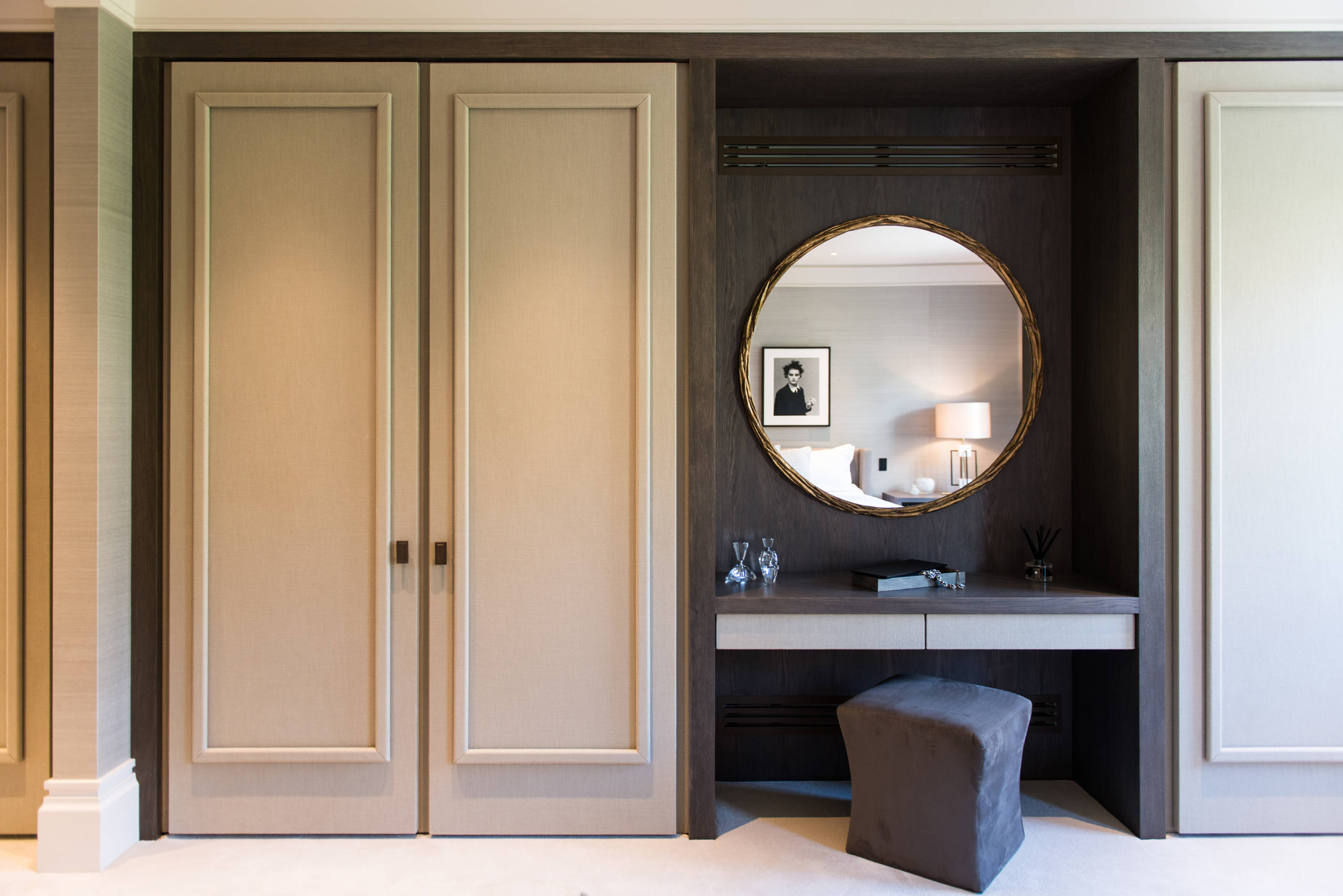 9 Ways to Make Space for a Chic Dressing Area | Houzz UK