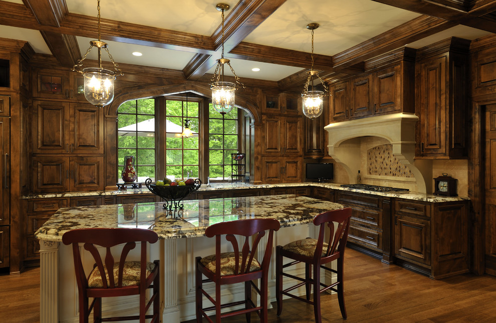 Design ideas for a traditional kitchen in Minneapolis with raised-panel cabinets.
