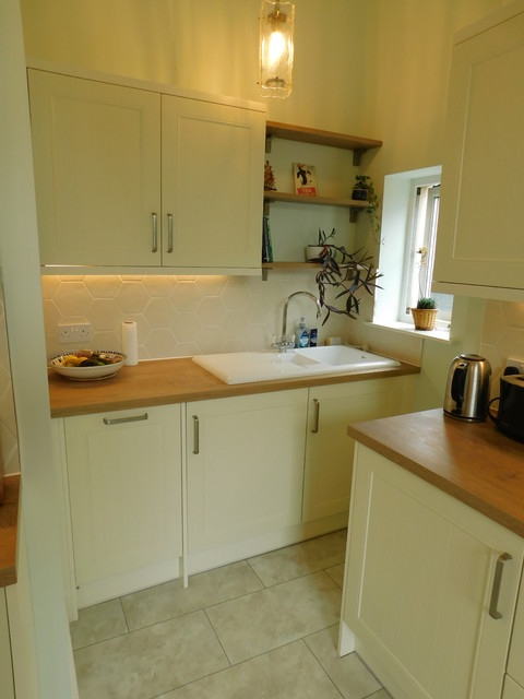 Newington traditional-kitchen