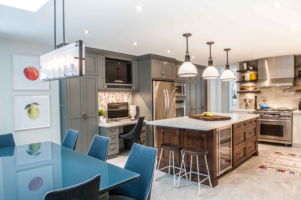 Transitional kitchen photo in Toronto