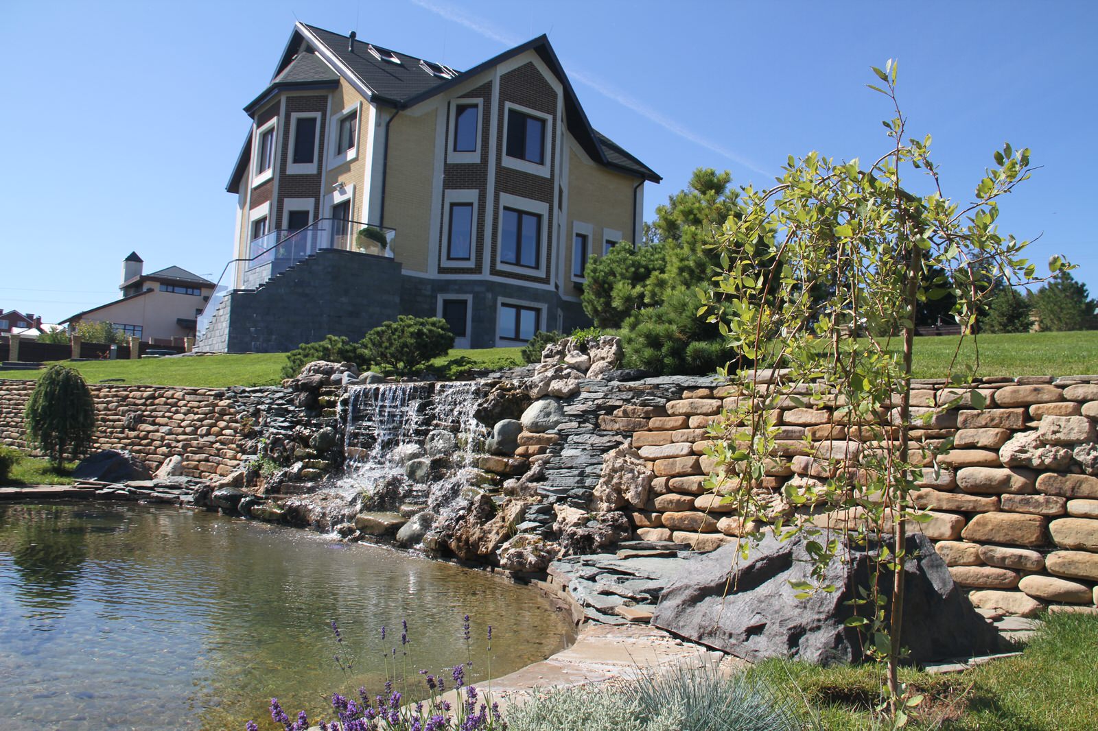 Благоустройство и озеленение участка 50 соток  на Дмитровском шоссе.