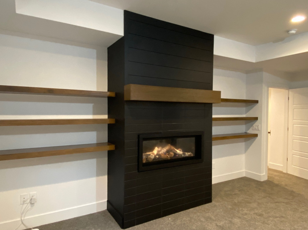Example of a transitional home design design in Columbus