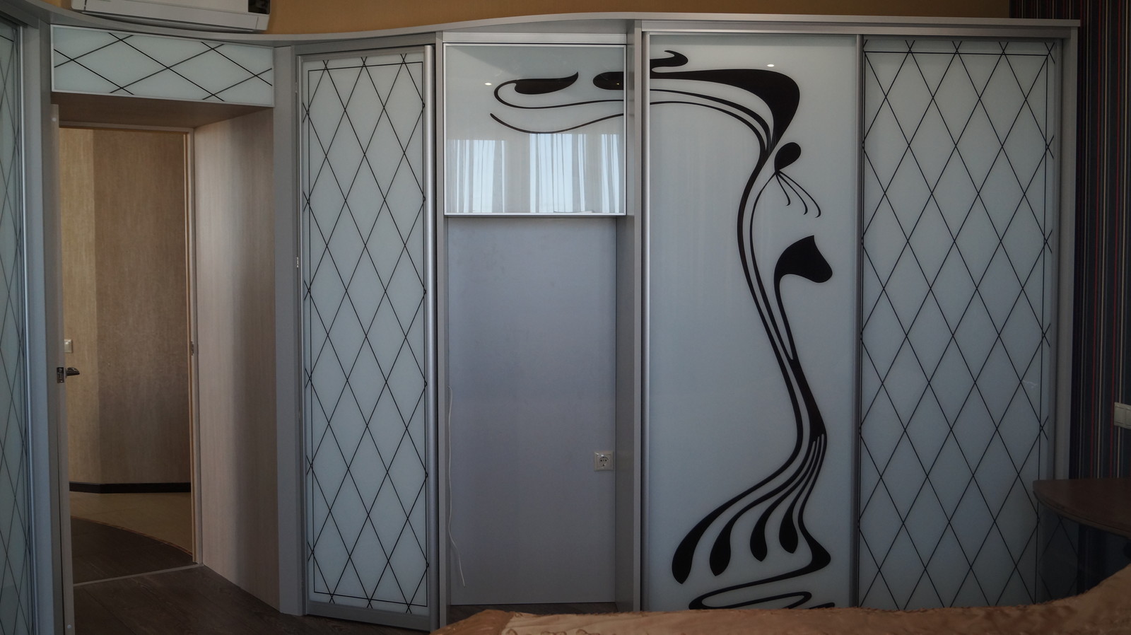 Шкафы, гардеробные