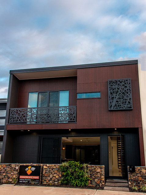Dark Clean Lines trendy-hus-og-facade