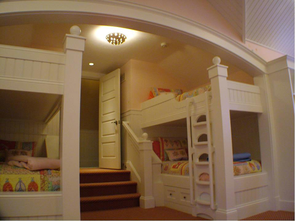 Design ideas for a traditional kids' room in Grand Rapids.