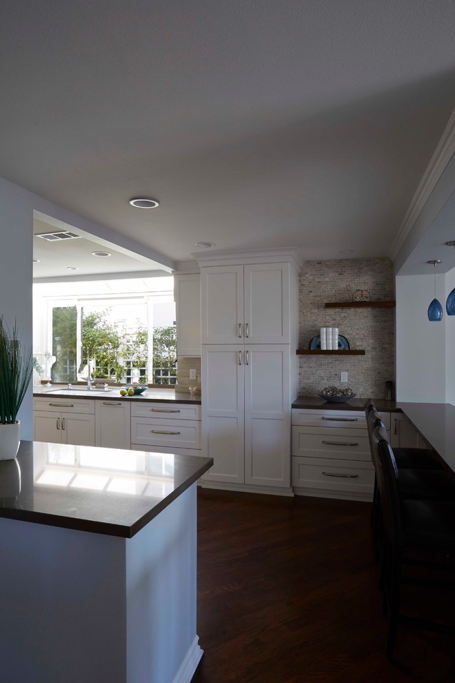 Kitchen - transitional kitchen idea in Orange County