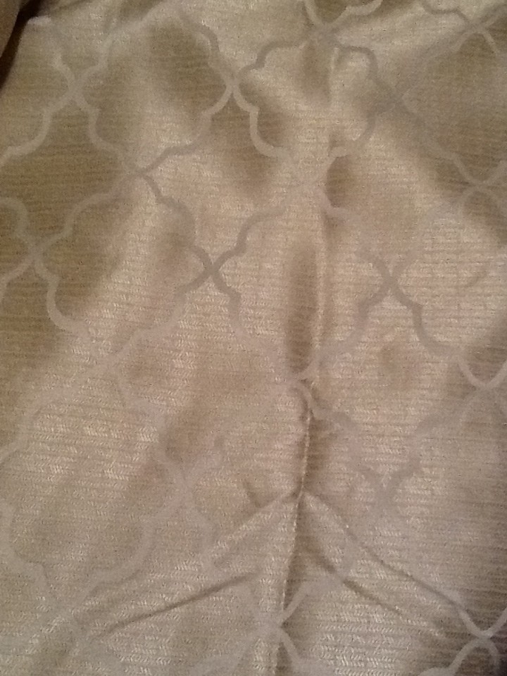 What wall color will go with a gold curtain?