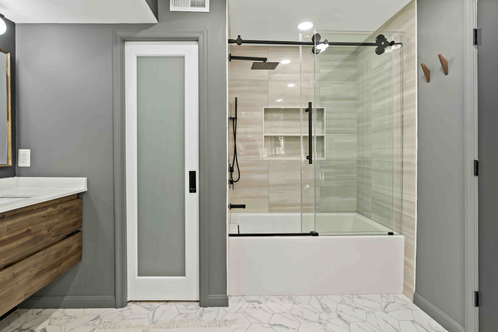 Modernes Badezimmer in Washington, D.C.